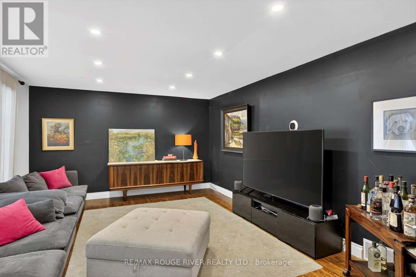 2401 15TH LINE — Selwyn, Ontario - Photo 5 of 48