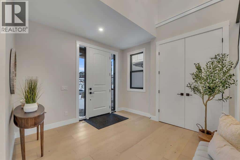 12 Spring Creek Point SW — Calgary, Alberta - Photo 2 of 44