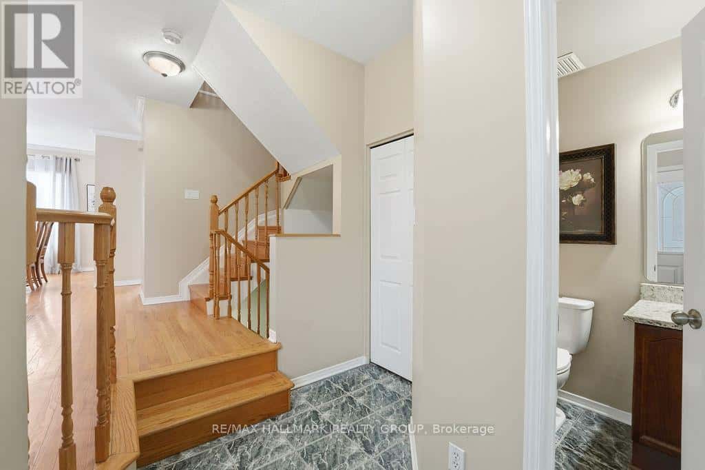 1165 FALCONCREST COURT — Ottawa, Ontario - Photo 4 of 31