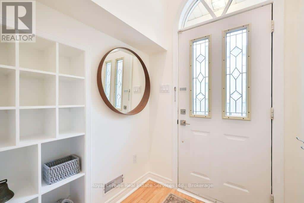 6 - 38 MENDOTA ROAD — Toronto (Stonegate-Queensway), Ontario - Photo 4 of 50