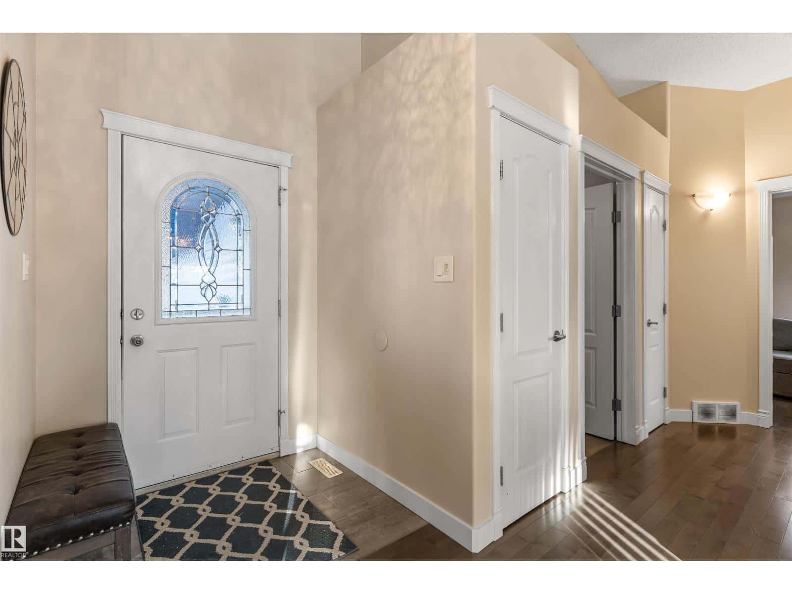 13 NEWBURY CO — St. Albert, Alberta - Photo 4 of 52