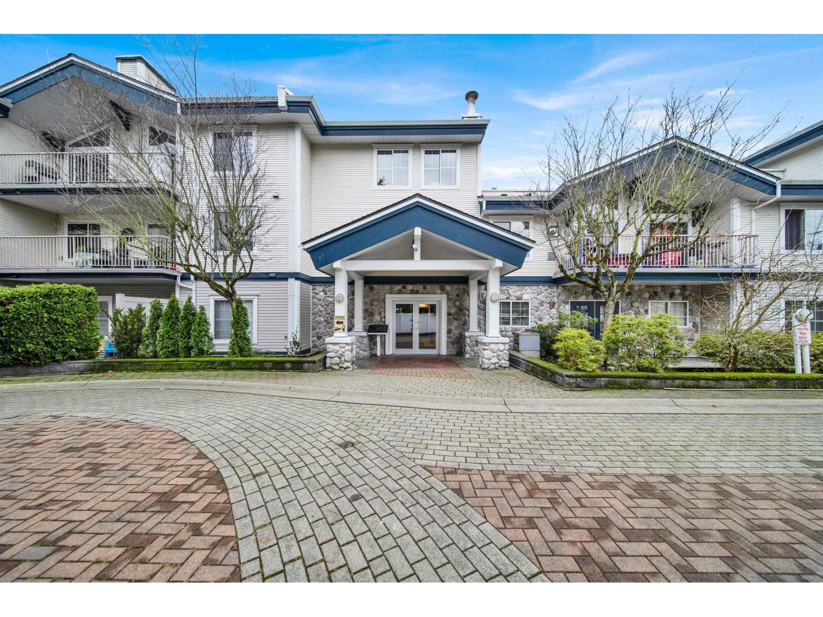 209 15298 20 AVENUE — Surrey, British Columbia - Main photo