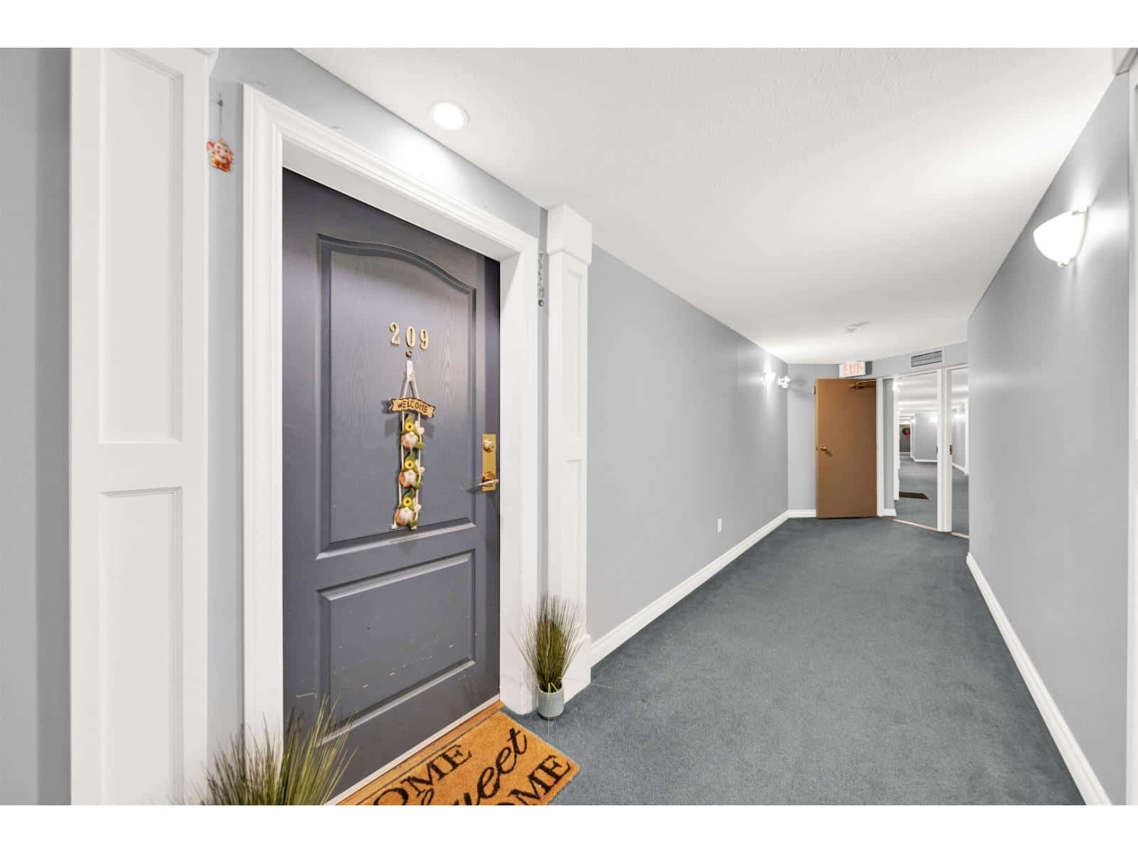 209 15298 20 AVENUE — Surrey, British Columbia - Photo 2 of 29