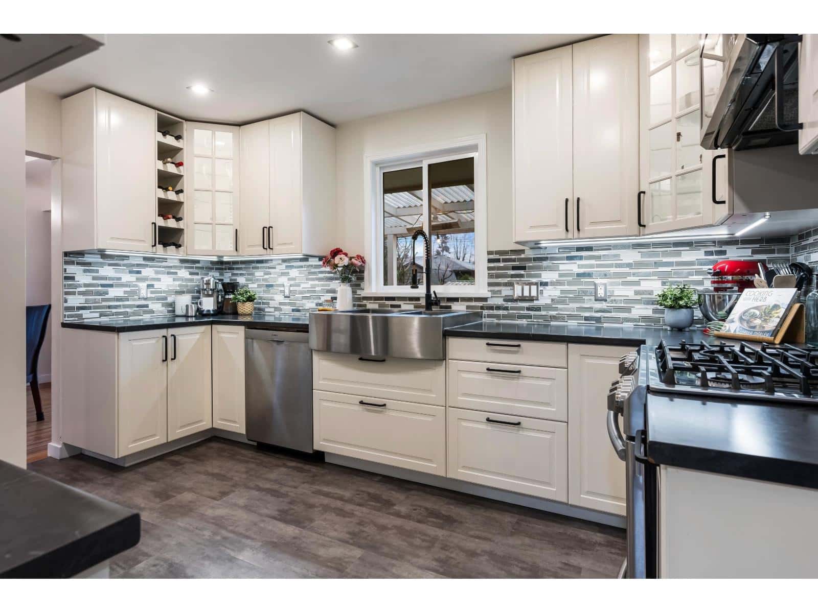 9776 HEATHER STREET, Chilliwack Proper East — Chilliwack, British Columbia - Photo 3 of 39