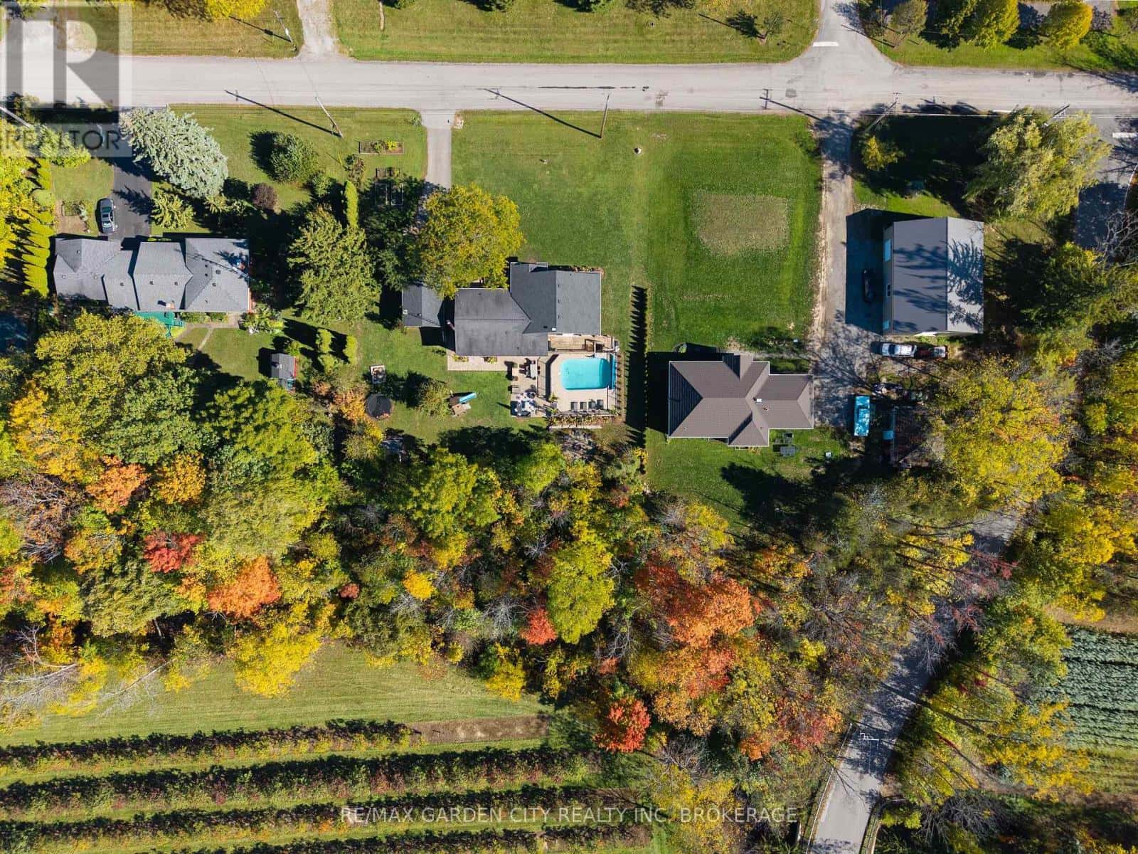 4110 13TH STREET — Lincoln (Lincoln-Jordan/Vineland), Ontario - Photo 2 of 38