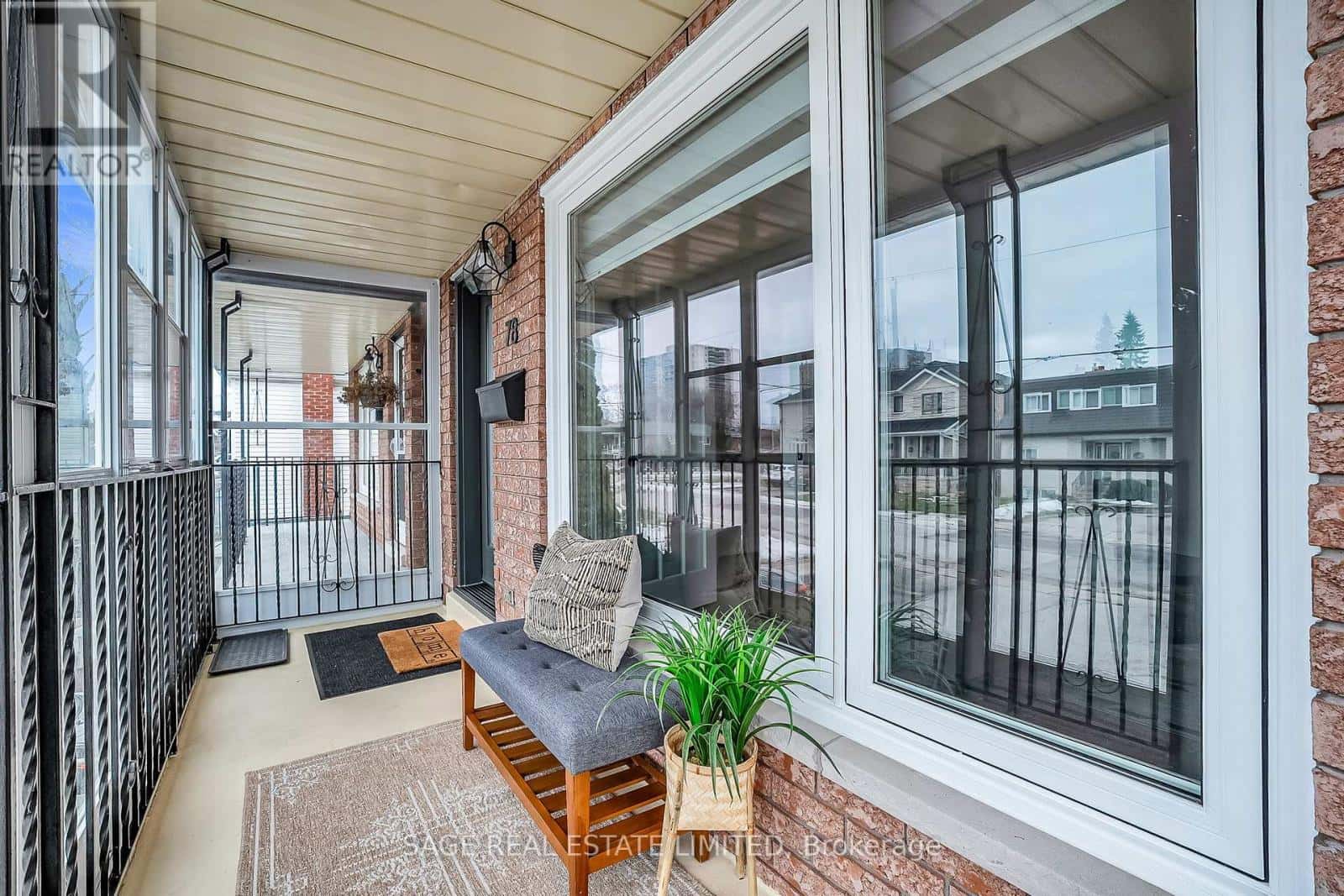 78 HEALE AVENUE — Toronto (Birchcliffe-Cliffside), Ontario - Photo 2 of 32