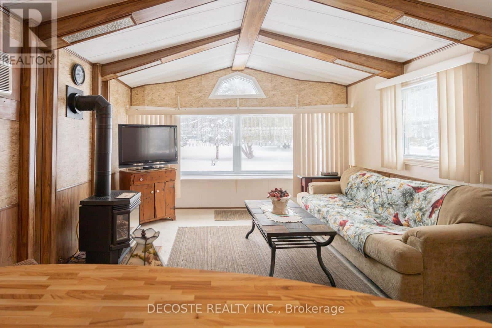 3857 BOBBY STREET — North Glengarry, Ontario - Photo 4 of 24