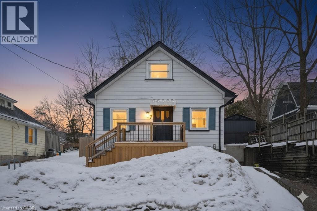 7 RIVERSIDE Drive W — Elmira, Ontario - Main photo