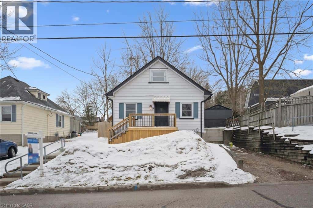 7 RIVERSIDE Drive W — Elmira, Ontario - Photo 3 of 47