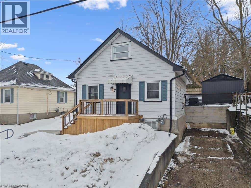 7 RIVERSIDE Drive W — Elmira, Ontario - Photo 4 of 47