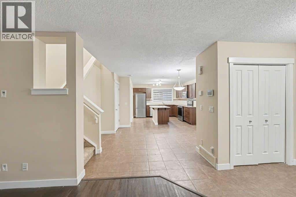 14 Skyview Point Link NE — Calgary, Alberta - Photo 5 of 40