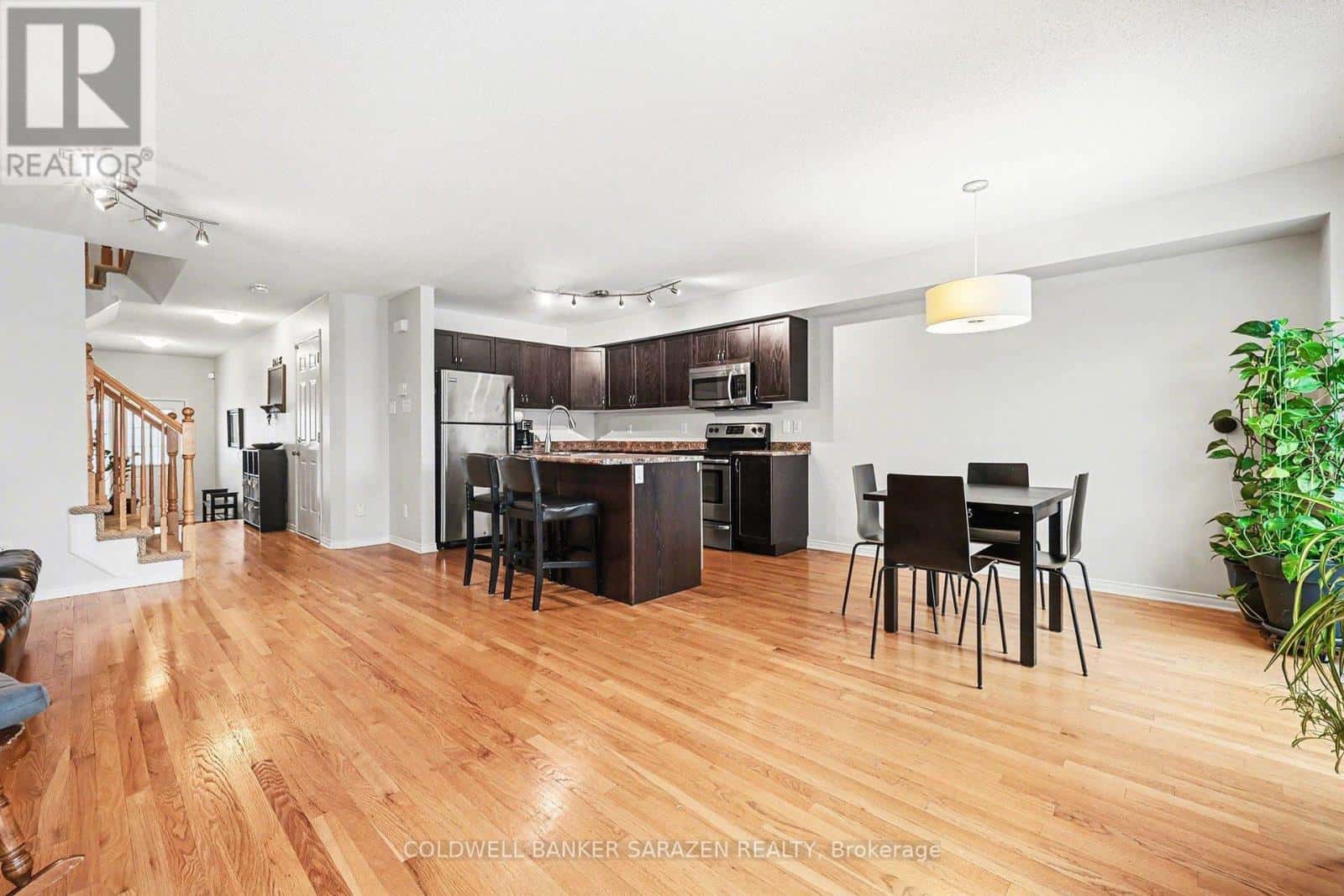 157 LOKOYA STREET — Ottawa, Ontario - Photo 5 of 24