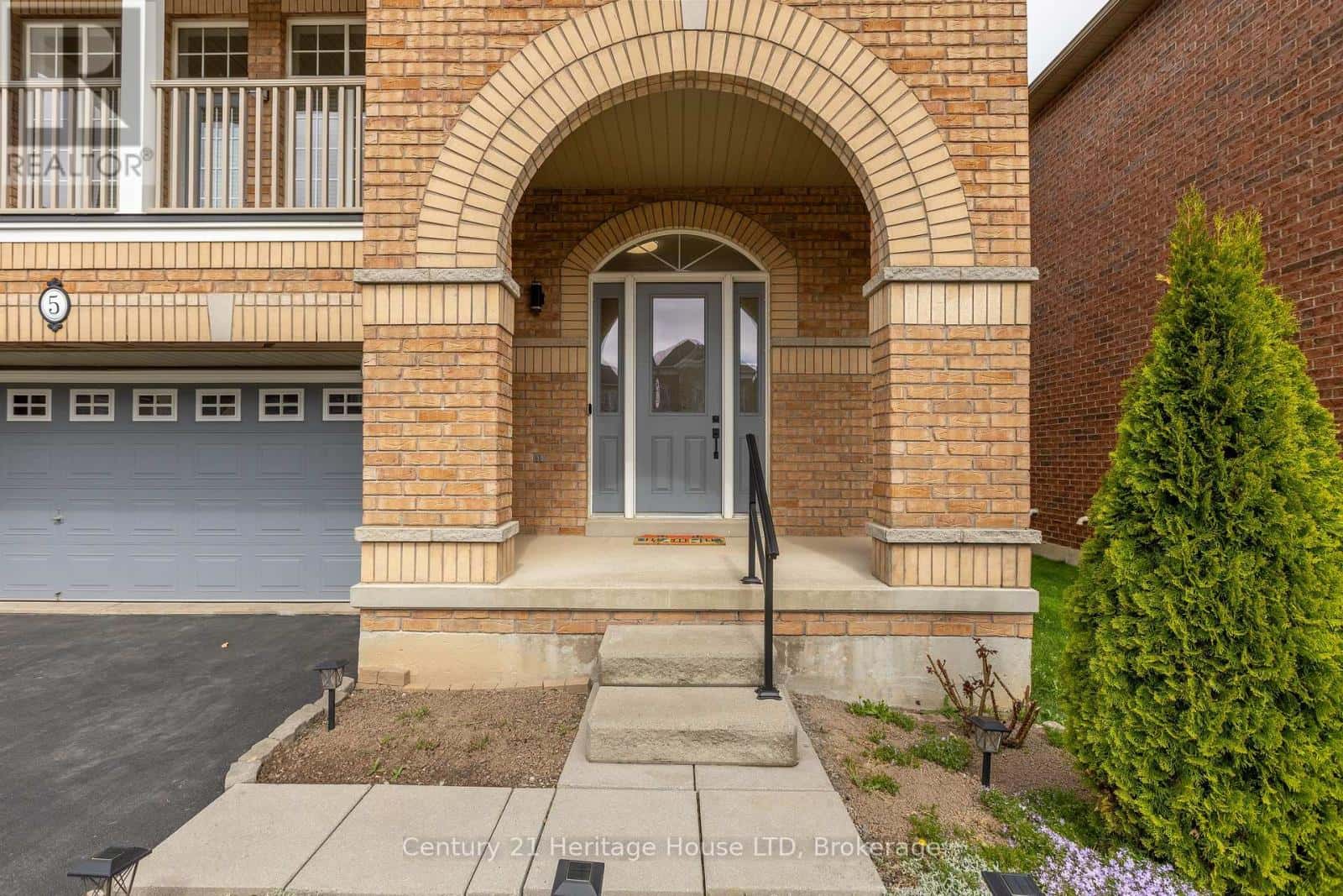 5 JUNEBERRY ROAD — Thorold (Confederation Heights), Ontario - Photo 2 of 33