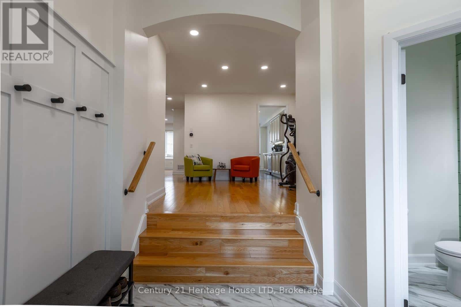 5 JUNEBERRY ROAD — Thorold (Confederation Heights), Ontario - Photo 5 of 33