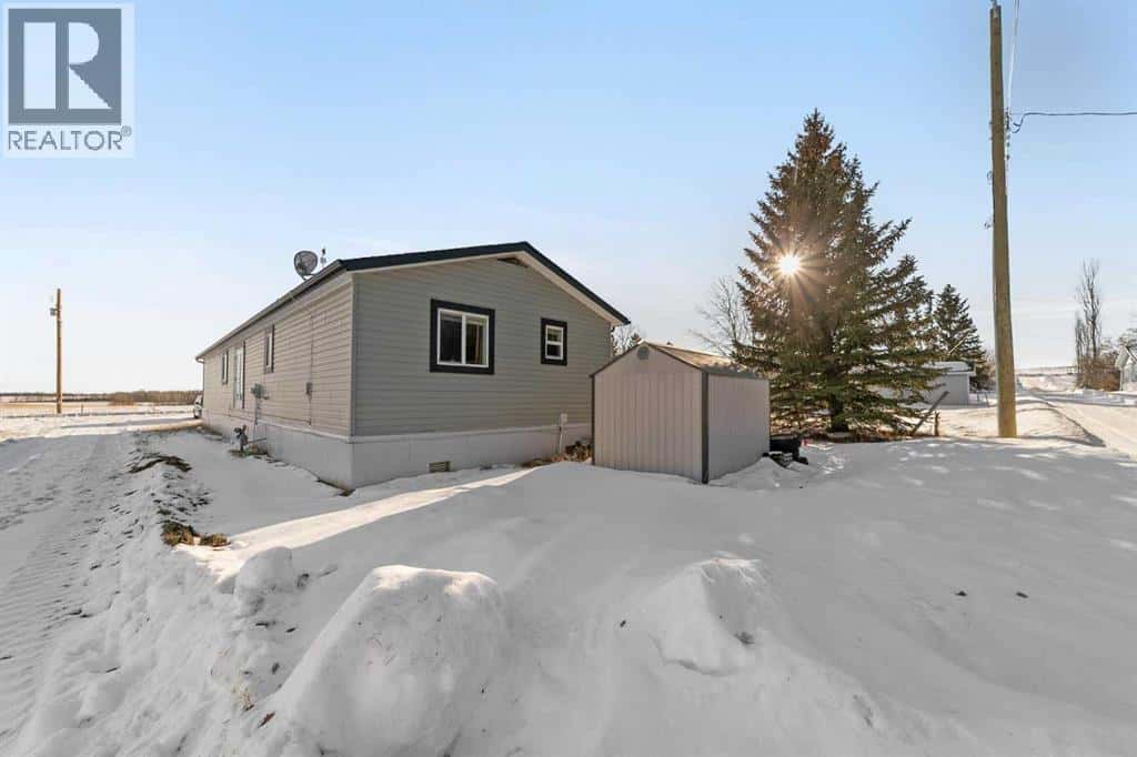 213 Percy Street — Bittern Lake, Alberta - Photo 2 of 29