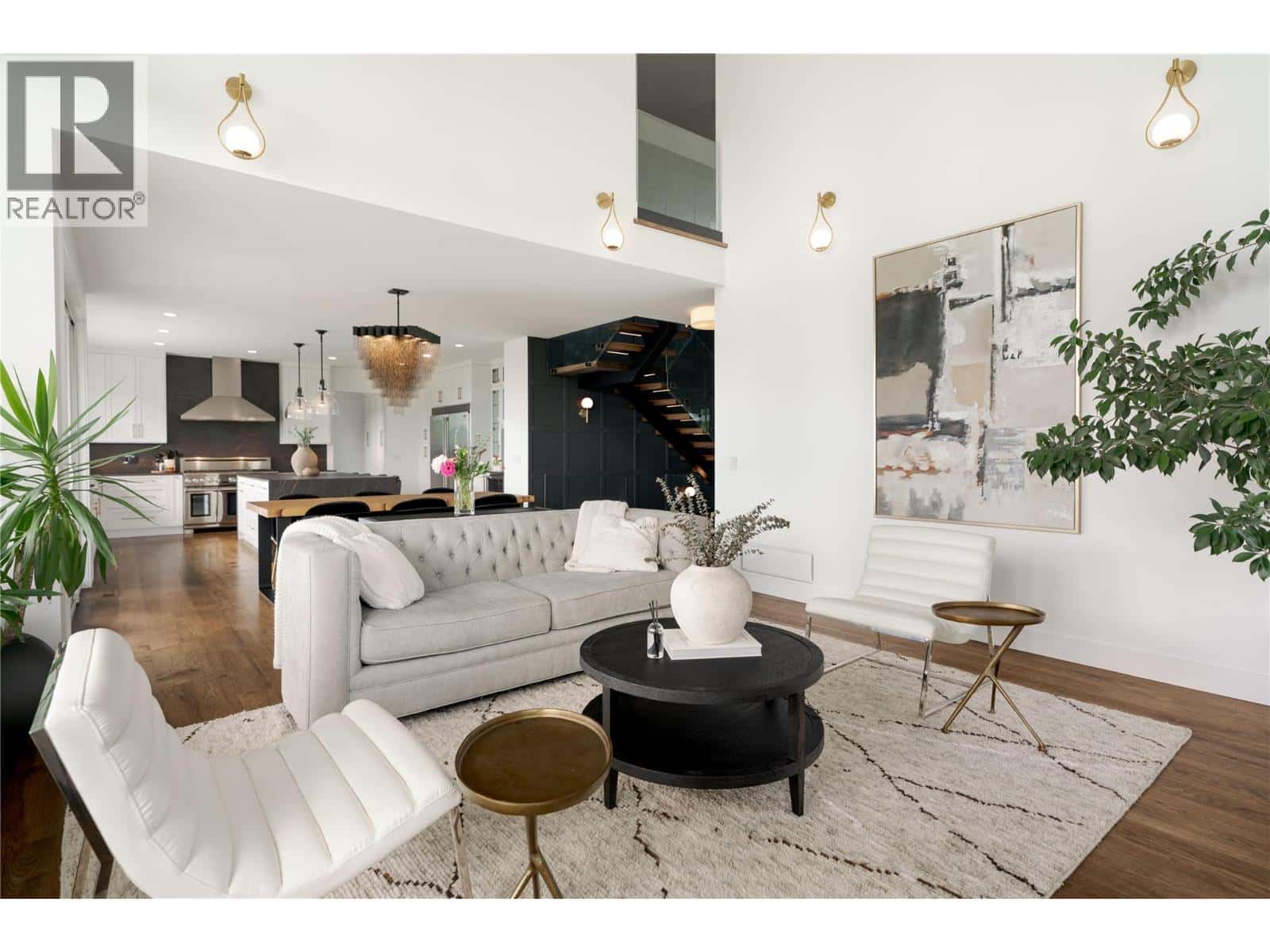 172 Skyland Drive — Kelowna, British Columbia - Photo 4 of 69