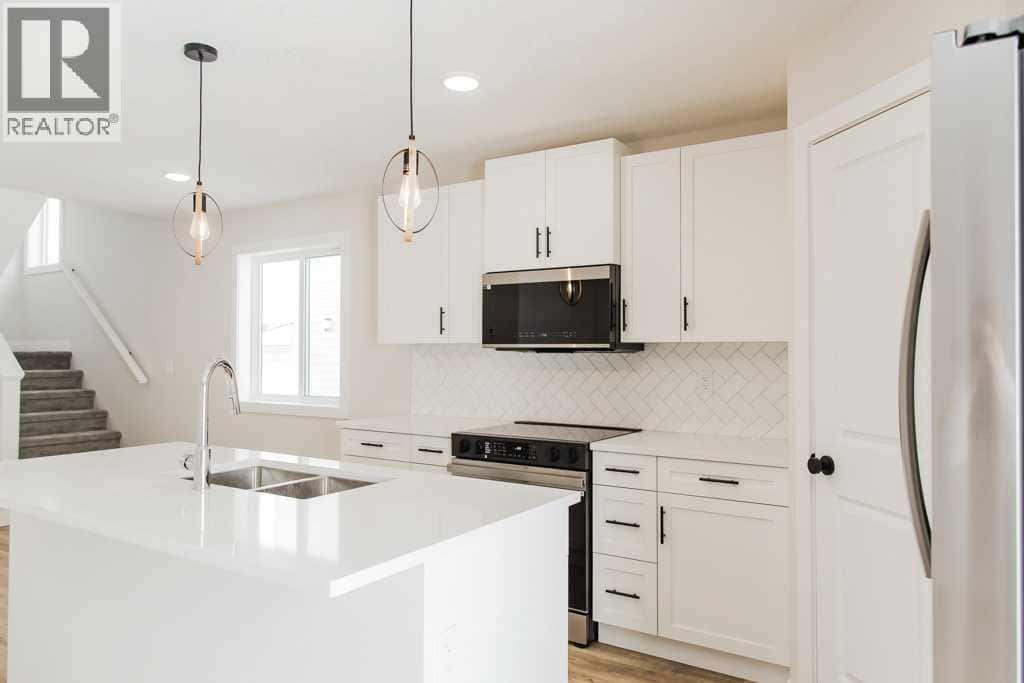 11419 95 Street — Clairmont, Alberta - Photo 2 of 40