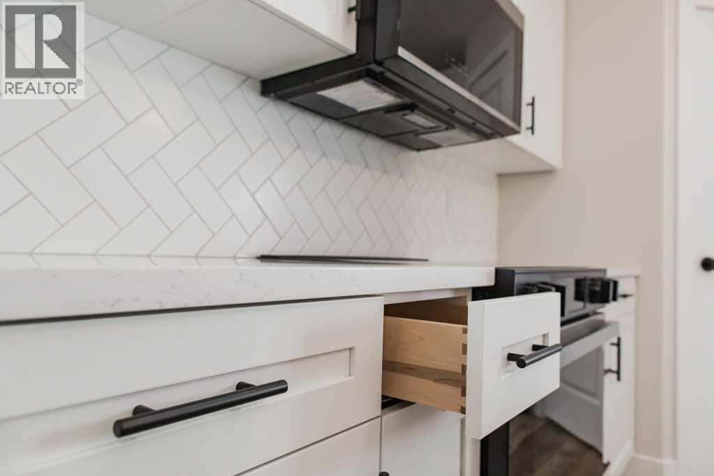 11419 95 Street — Clairmont, Alberta - Photo 5 of 40