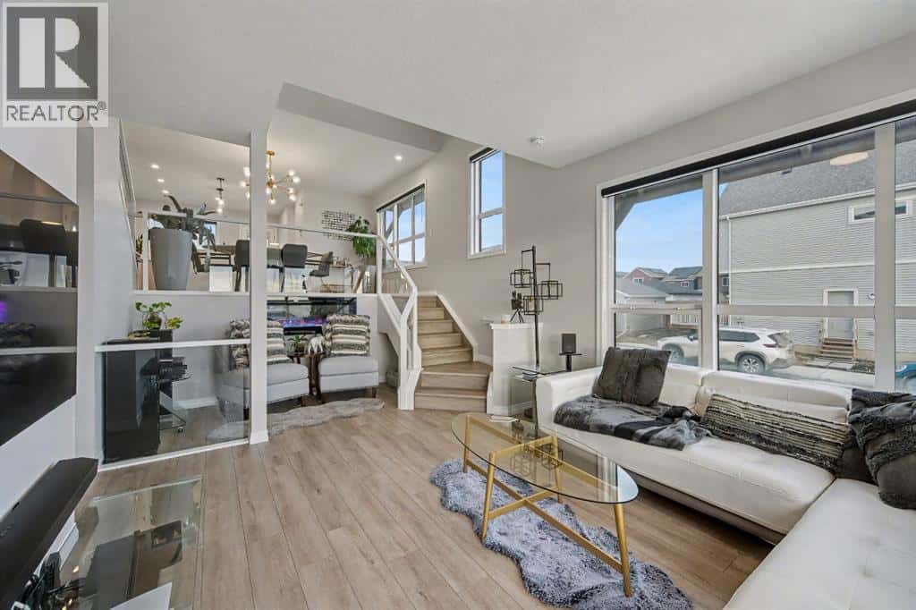 1882 Rangeview Drive SE — Calgary, Alberta - Photo 3 of 33