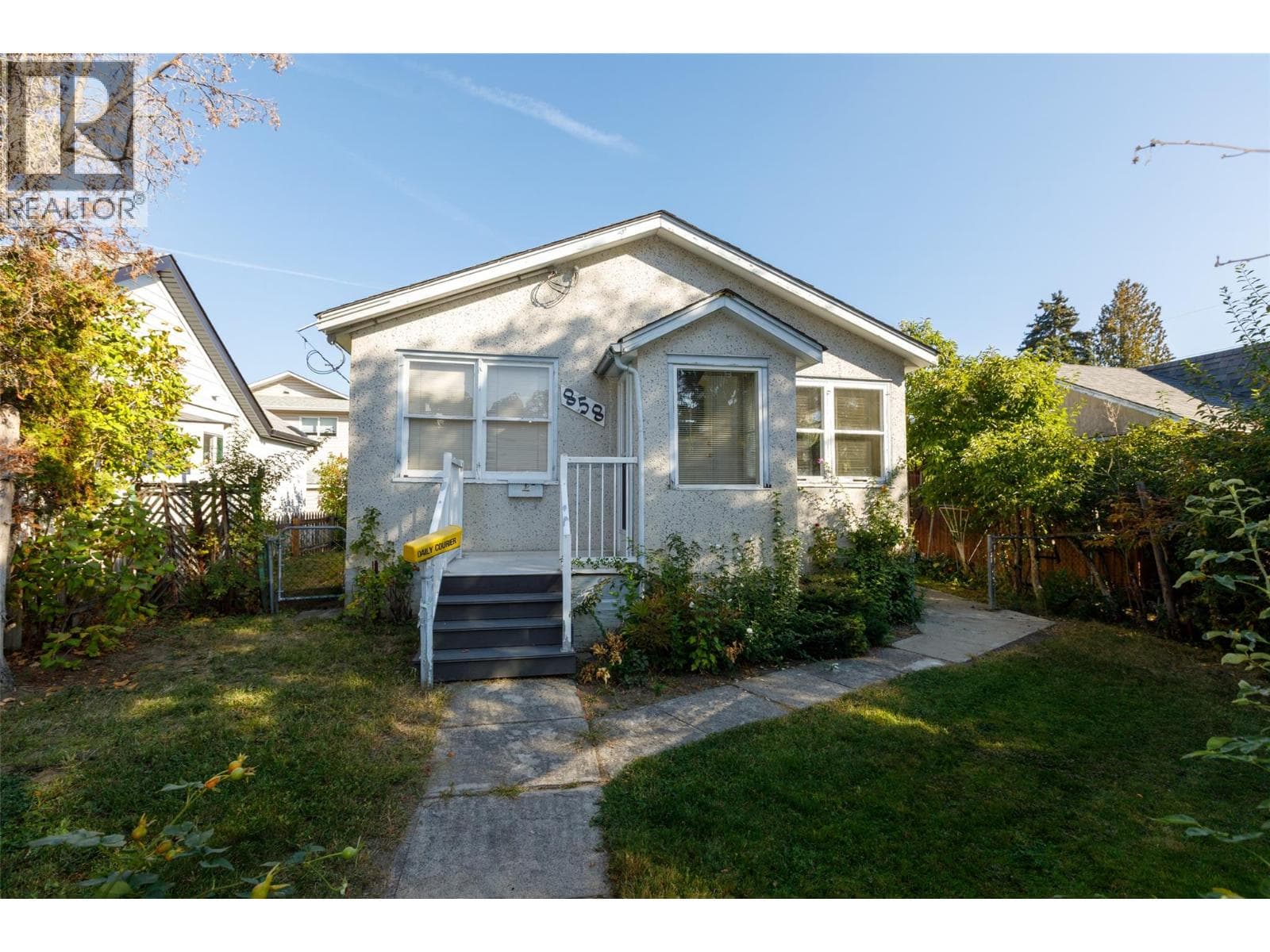 858 Cawston Avenue — Kelowna, British Columbia - Main photo