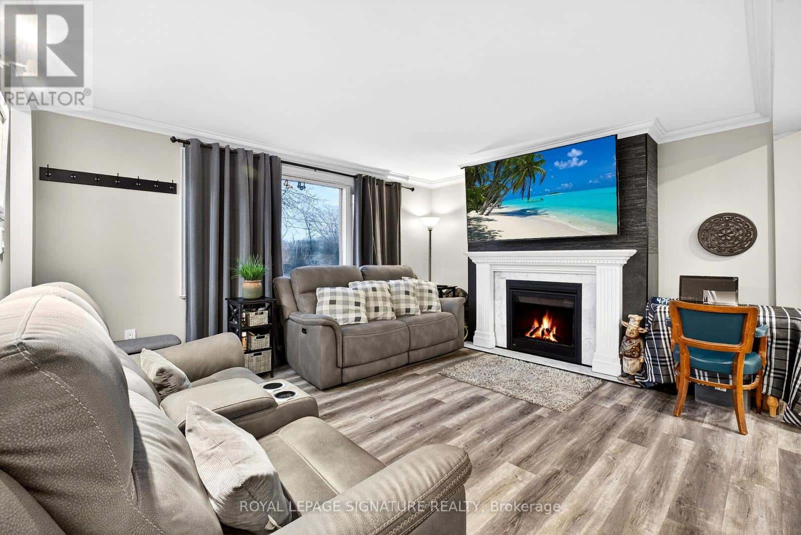 1914 LIVERPOOL ROAD — Pickering (Liverpool), Ontario - Photo 4 of 38