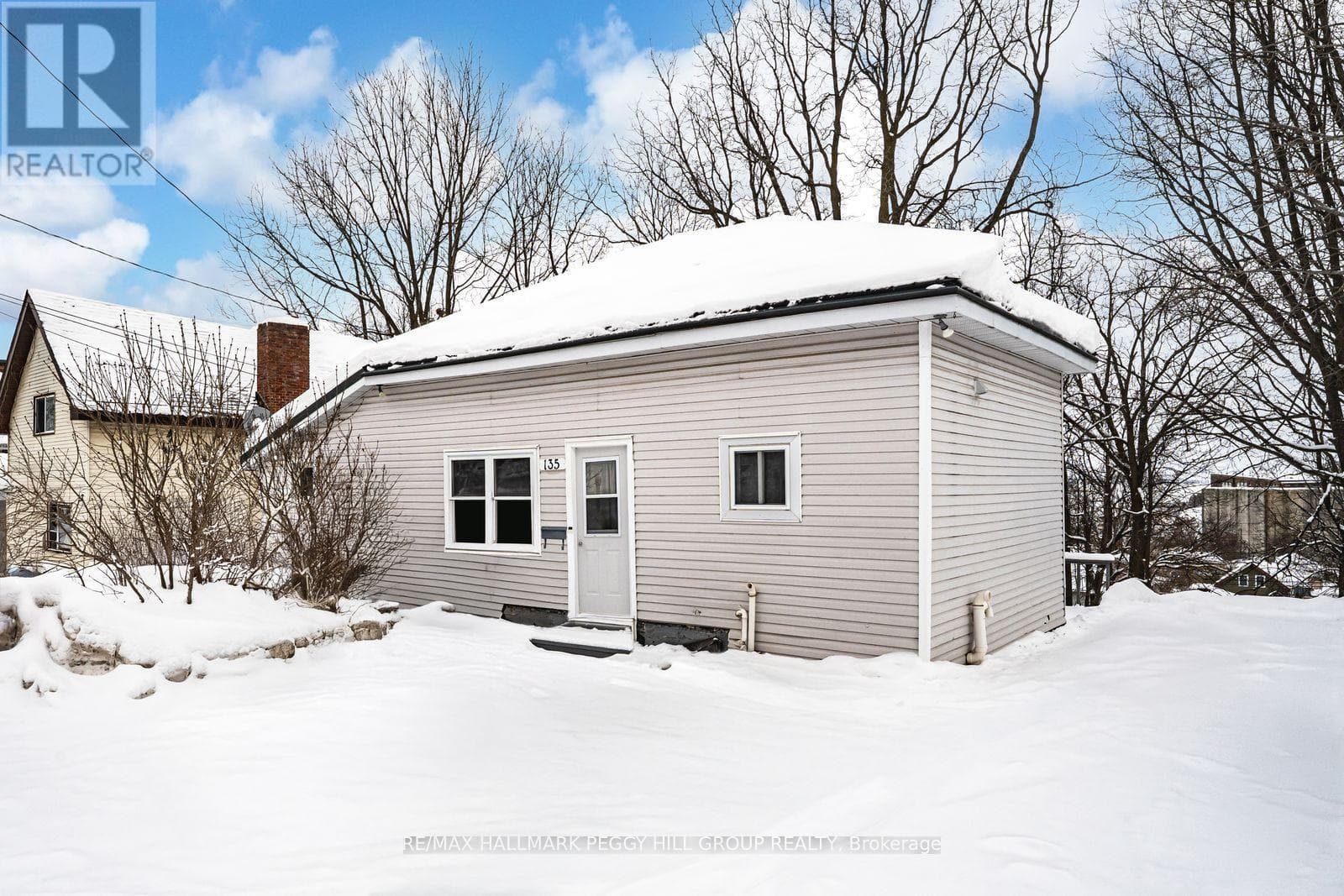 135 SIXTH STREET — Midland, Ontario - Main photo