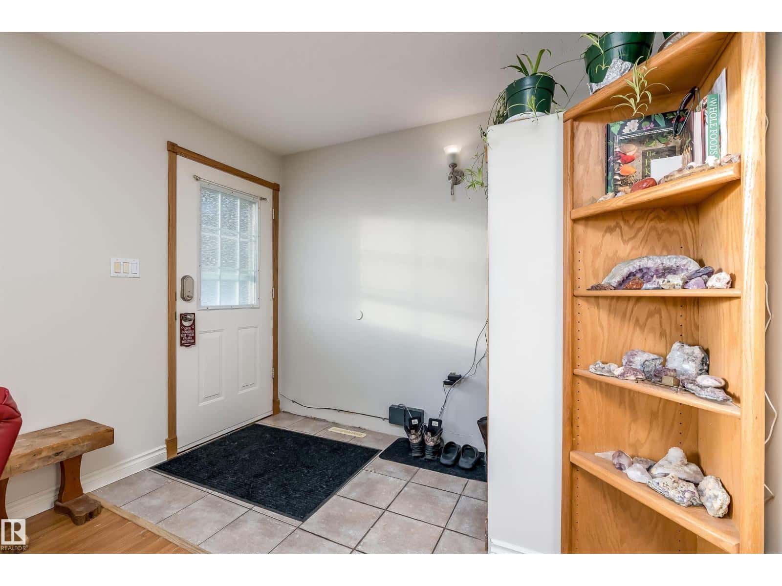 5132 49 AV — Onoway, Alberta - Photo 2 of 36