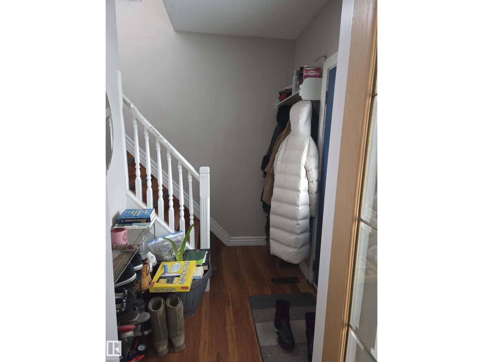 11406 96 ST NW — Edmonton, Alberta - Photo 2 of 19