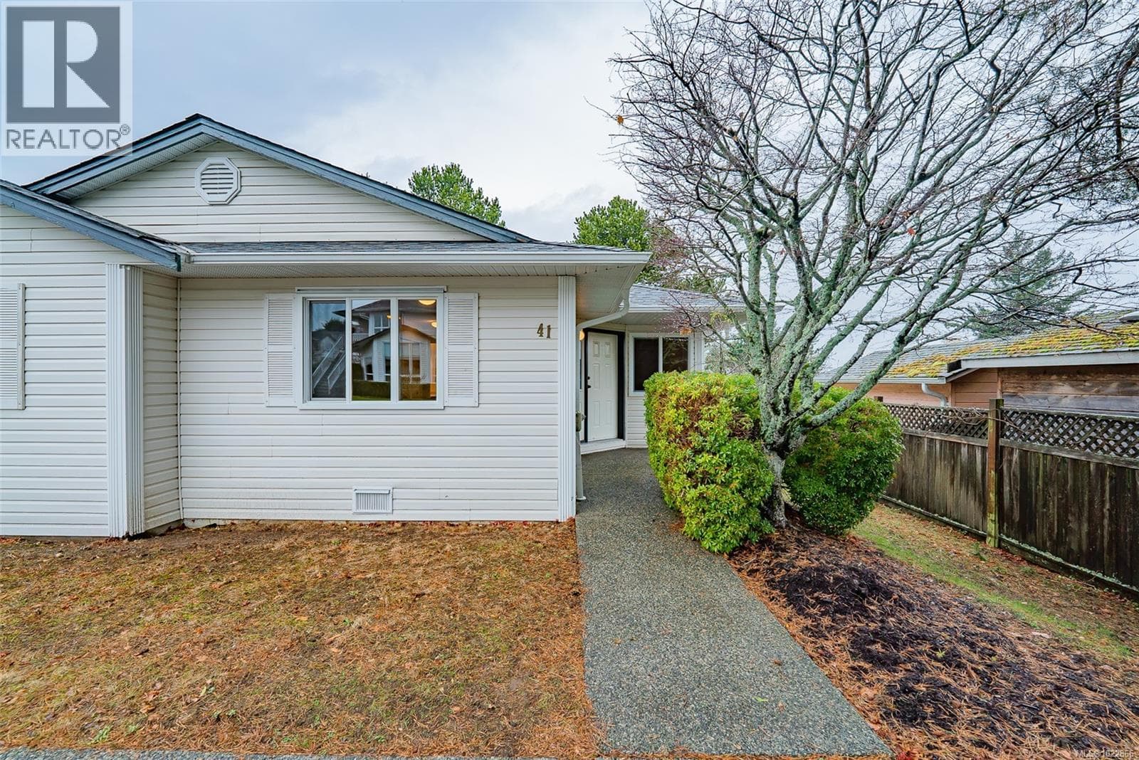 41 6245 Blueback Rd — Nanaimo, British Columbia - Main photo