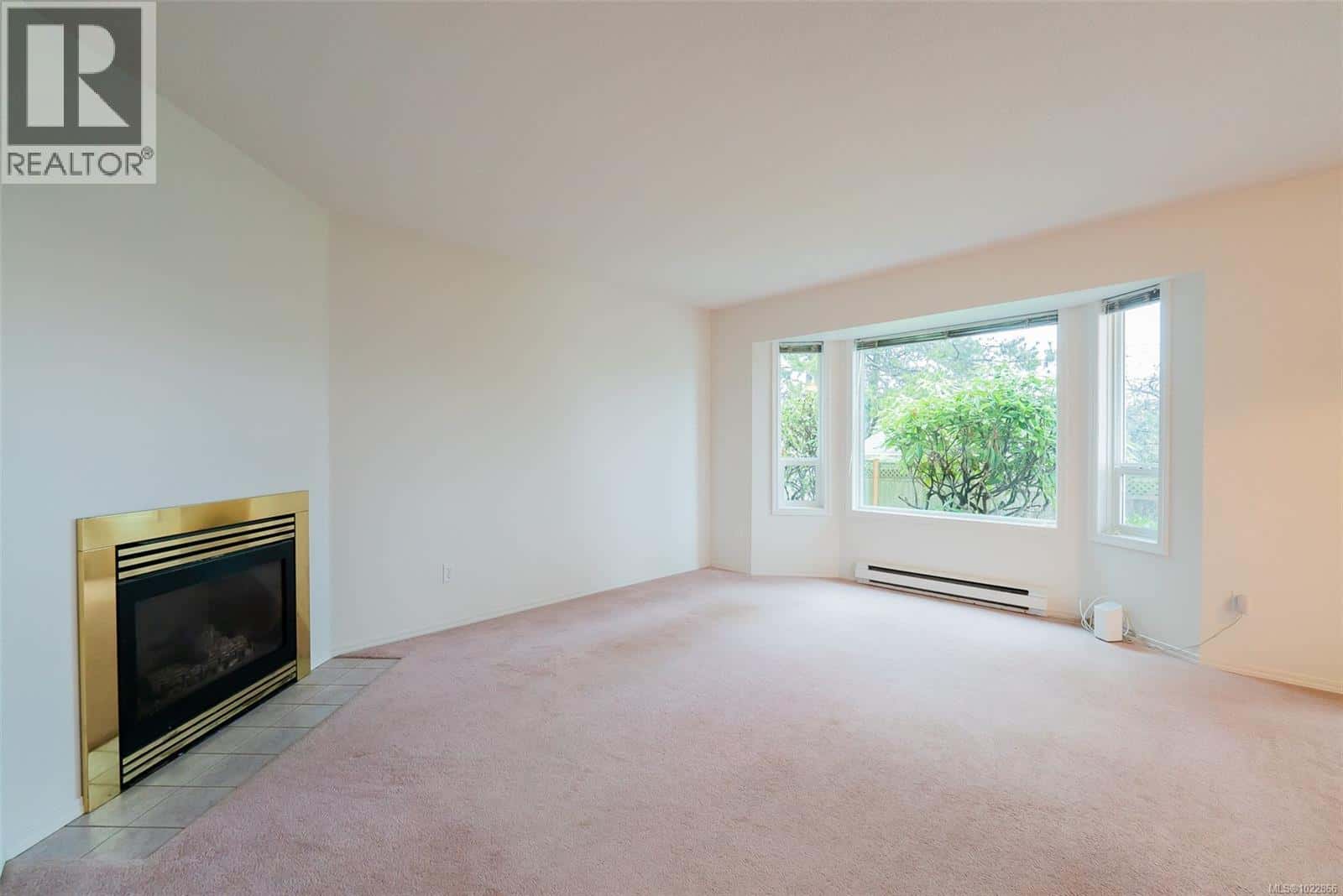 41 6245 Blueback Rd — Nanaimo, British Columbia - Photo 4 of 34