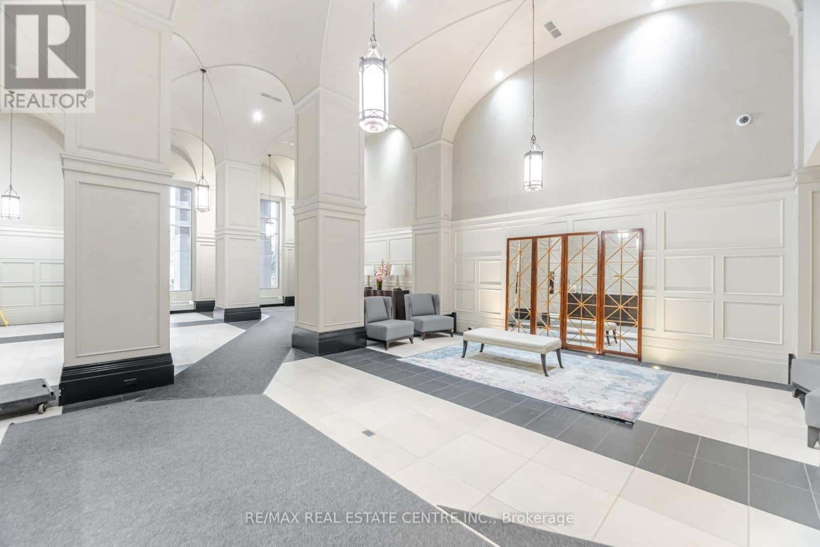 1805 - 388 PRINCE OF WALES DRIVE — Mississauga (City Centre), Ontario - Photo 2 of 28