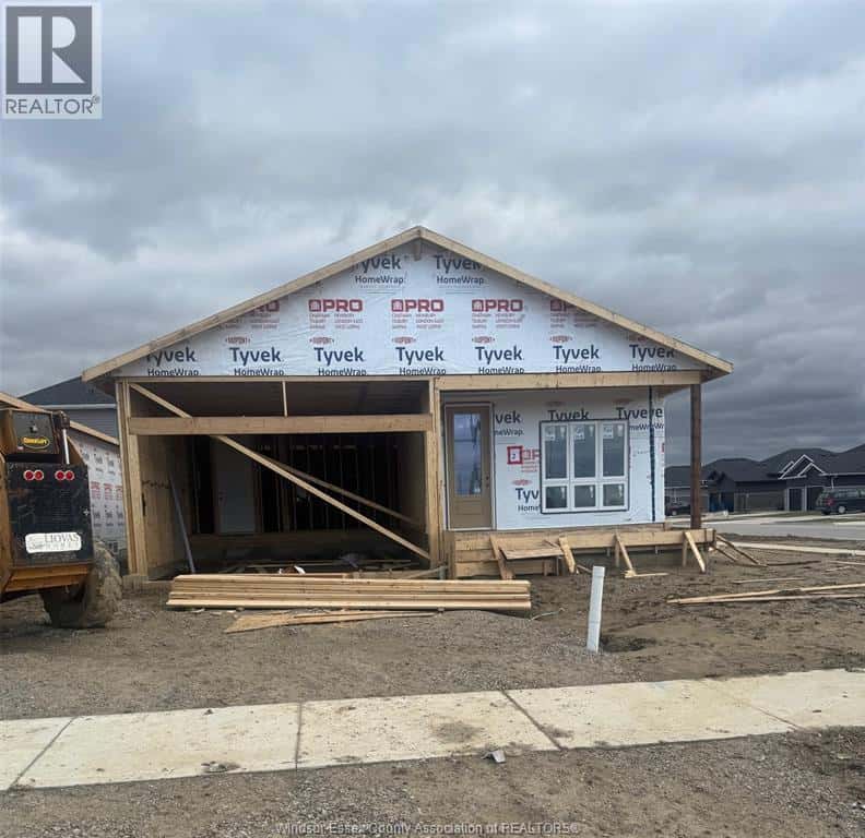 2 ROSEWOOD CRESCENT — Chatham, Ontario - Photo 2 of 3