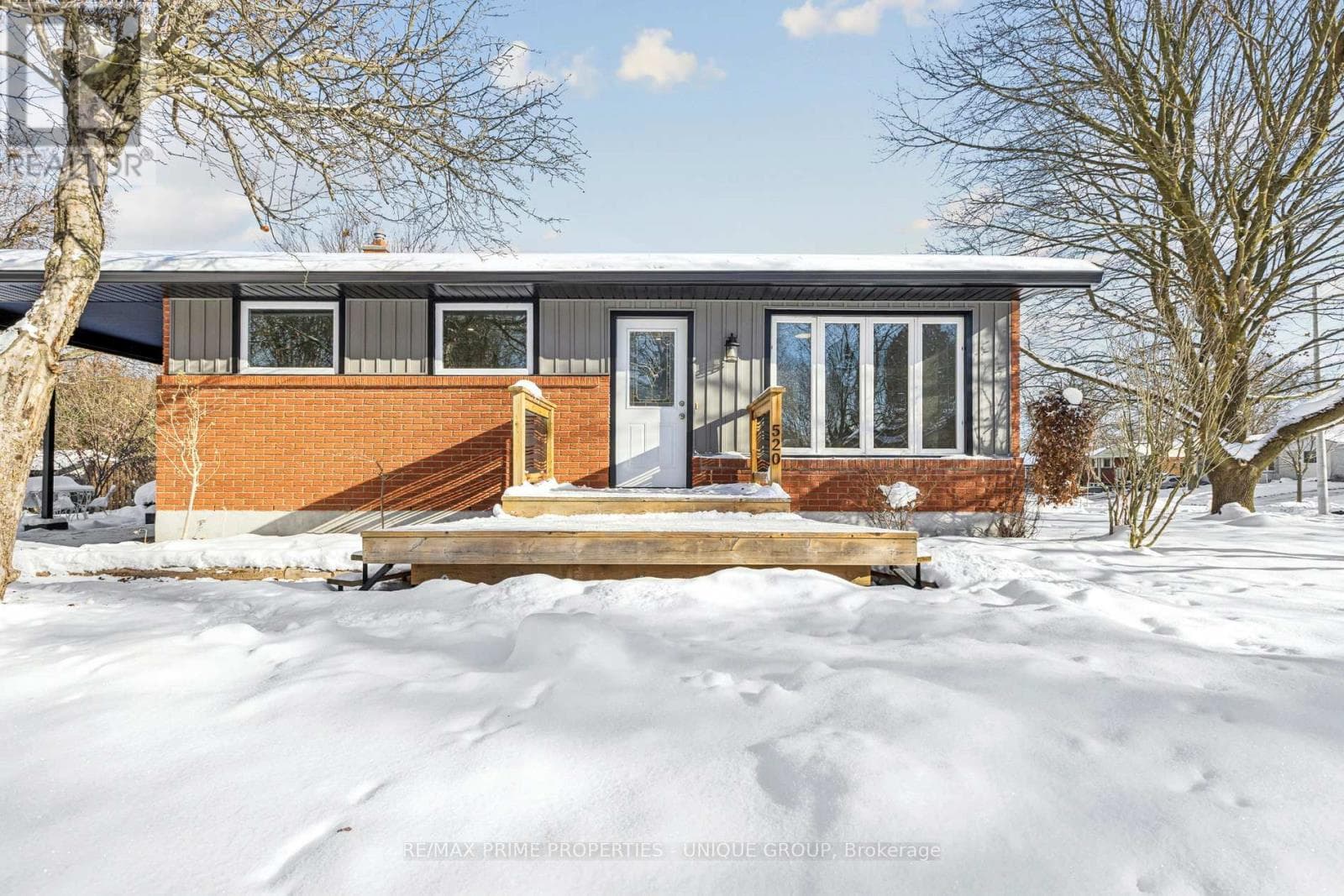 520 TEAKWOOD DRIVE — Waterloo, Ontario - Main photo