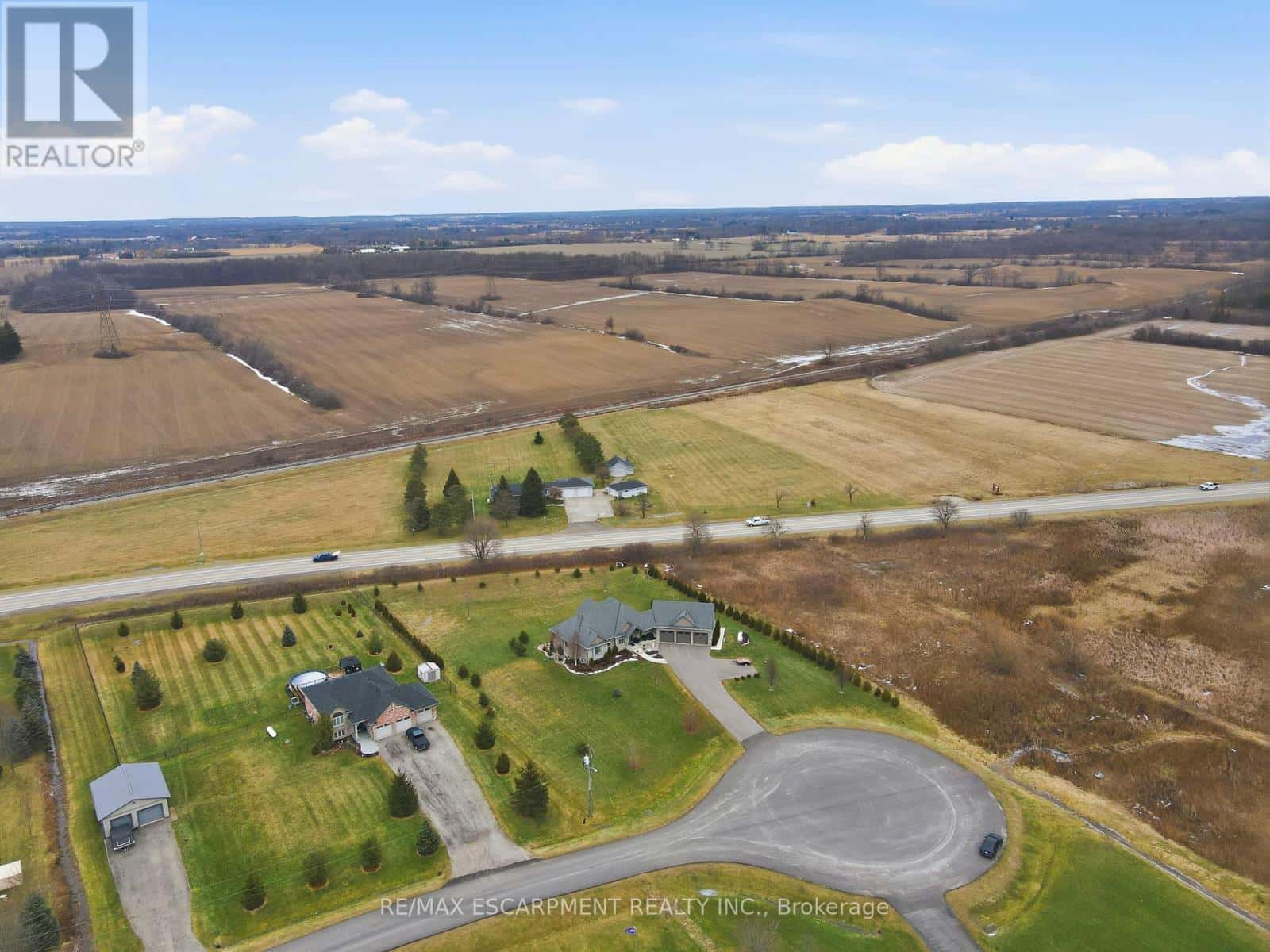 6 MACNEIL COURT — Brant (Brantford Twp), Ontario - Photo 4 of 48