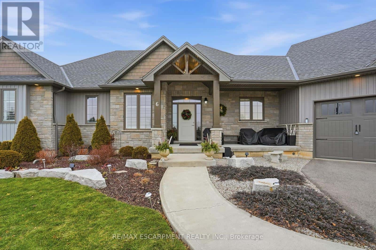 6 MACNEIL COURT — Brant (Brantford Twp), Ontario - Photo 5 of 48