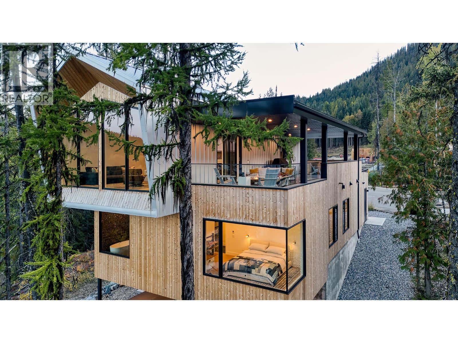 322 Larch Terrace — Rossland, British Columbia - Photo 3 of 49