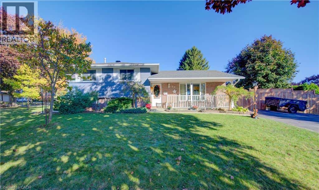 55 GRACEFIELD Crescent — Kitchener, Ontario - Photo 2 of 48