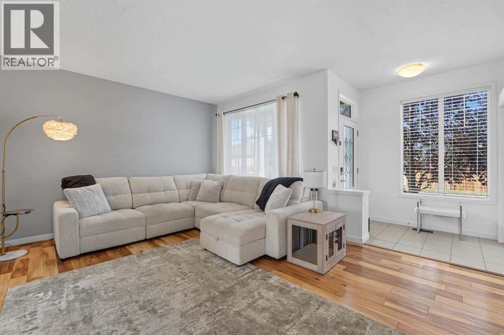 141 Auburn Crest Green SE — Calgary, Alberta - Photo 3 of 31