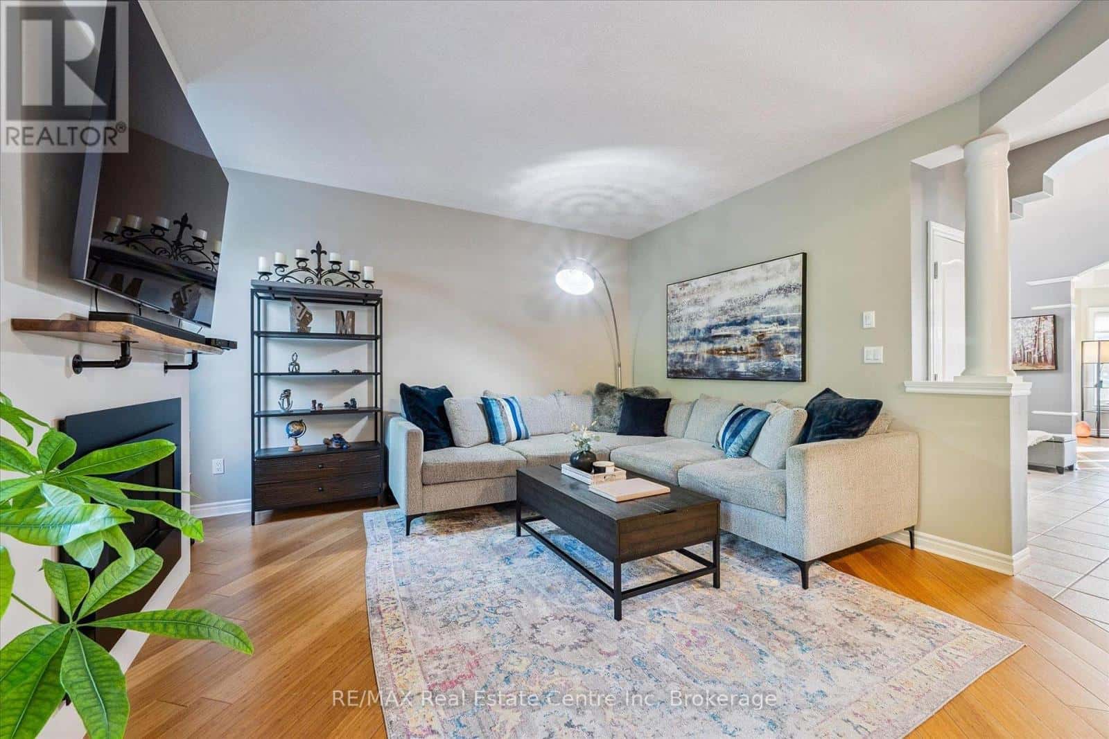 244 CARRINGTON DRIVE — Guelph (Kortright West), Ontario - Photo 4 of 28