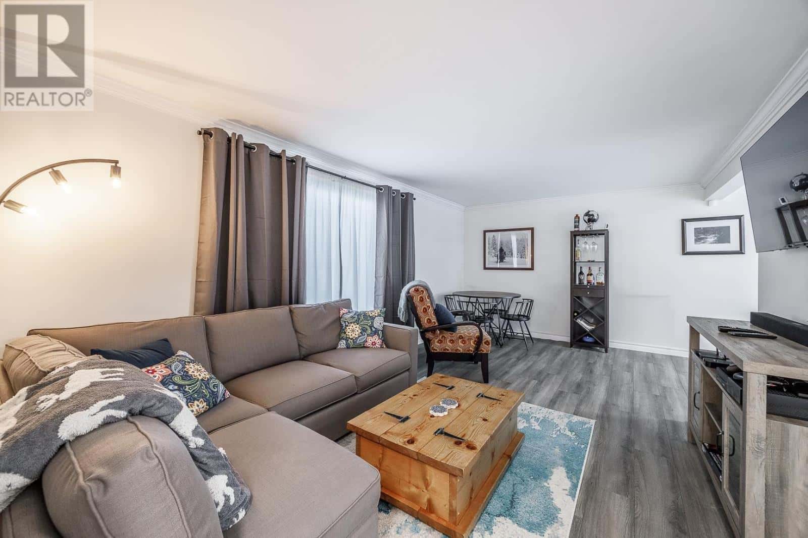 238 Reid ST — Sault Ste. Marie, Ontario - Photo 4 of 44