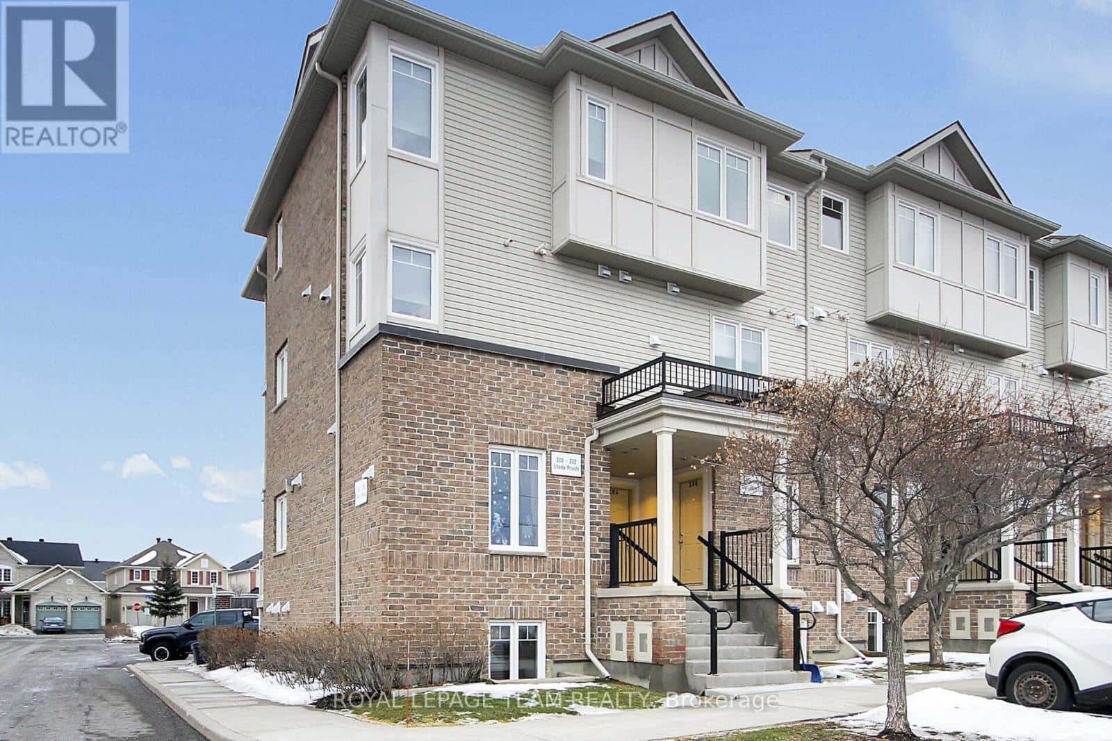 41 - 204 SHANLY PRIVATE — Ottawa, Ontario - Photo 2 of 41