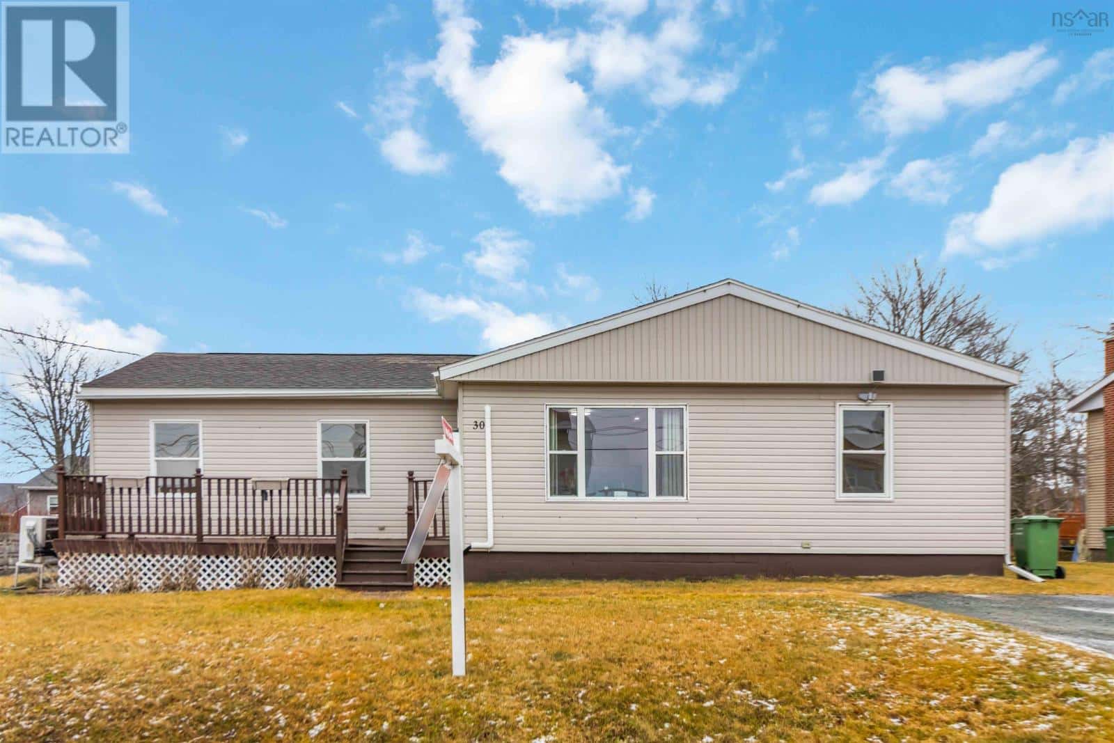 30 Woodcrest Avenue — Halifax, Nova Scotia - Photo 2 of 44