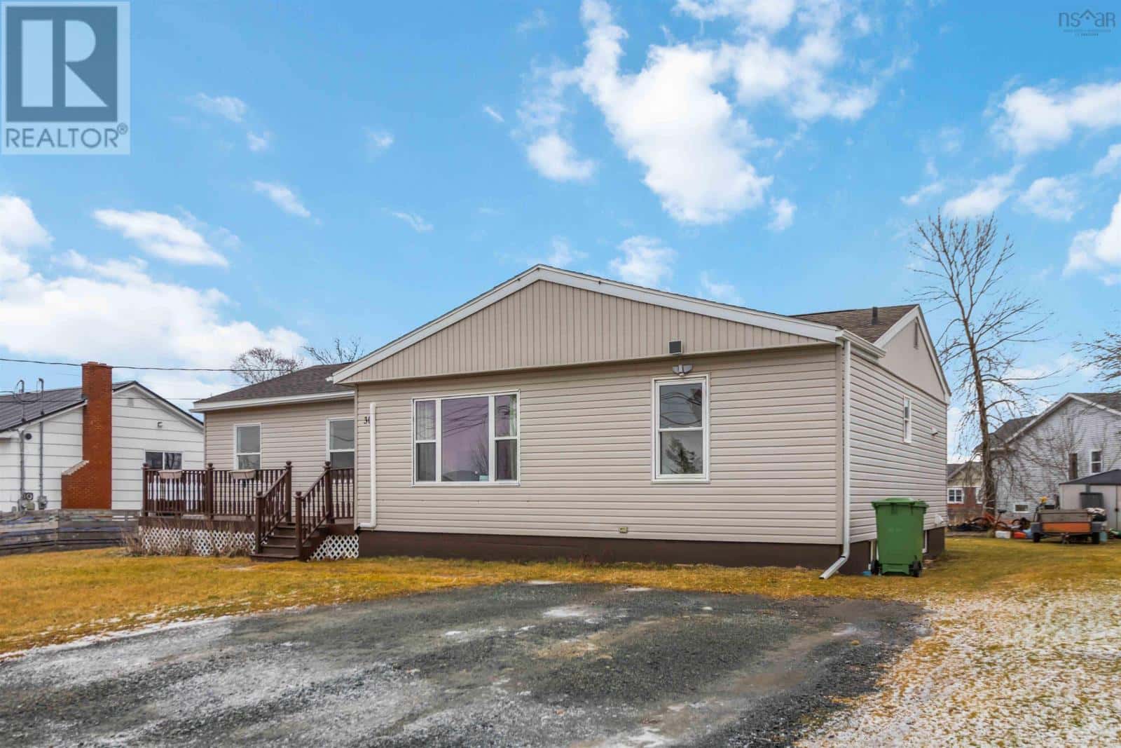 30 Woodcrest Avenue — Halifax, Nova Scotia - Photo 3 of 44