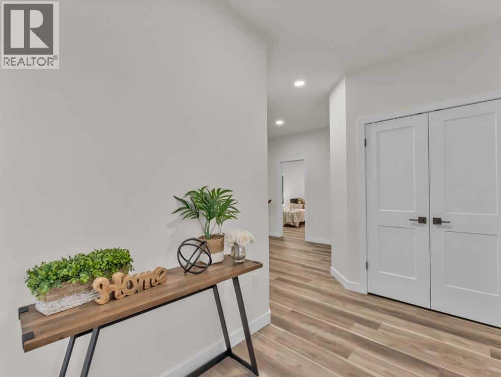 31 Sierra Road SW — Medicine Hat, Alberta - Photo 5 of 48