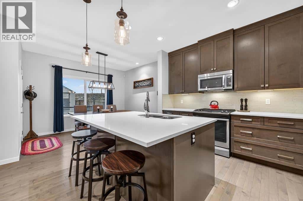 73 FIRESIDE Cove — Cochrane, Alberta - Photo 2 of 42