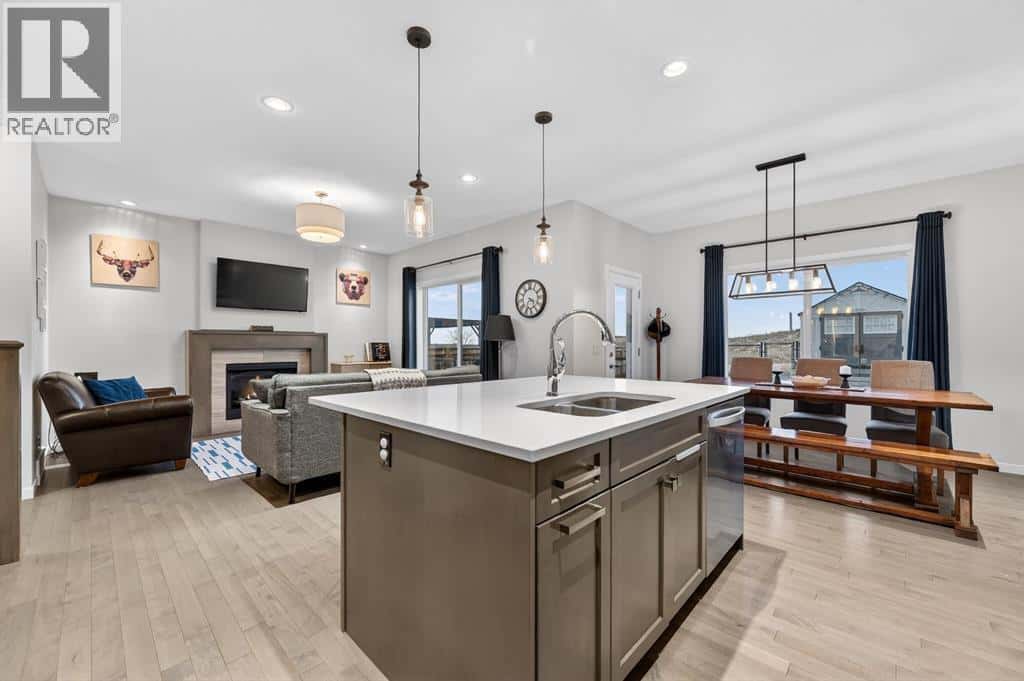 73 FIRESIDE Cove — Cochrane, Alberta - Photo 4 of 42