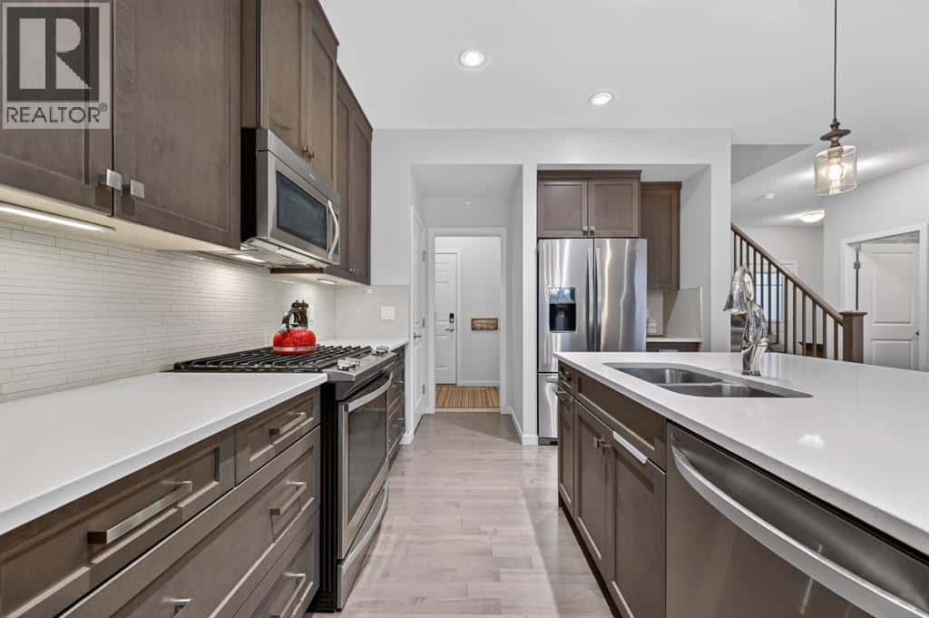 73 FIRESIDE Cove — Cochrane, Alberta - Photo 5 of 42