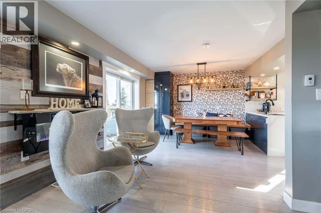 735 BEACH Boulevard — Hamilton, Ontario - Photo 5 of 42