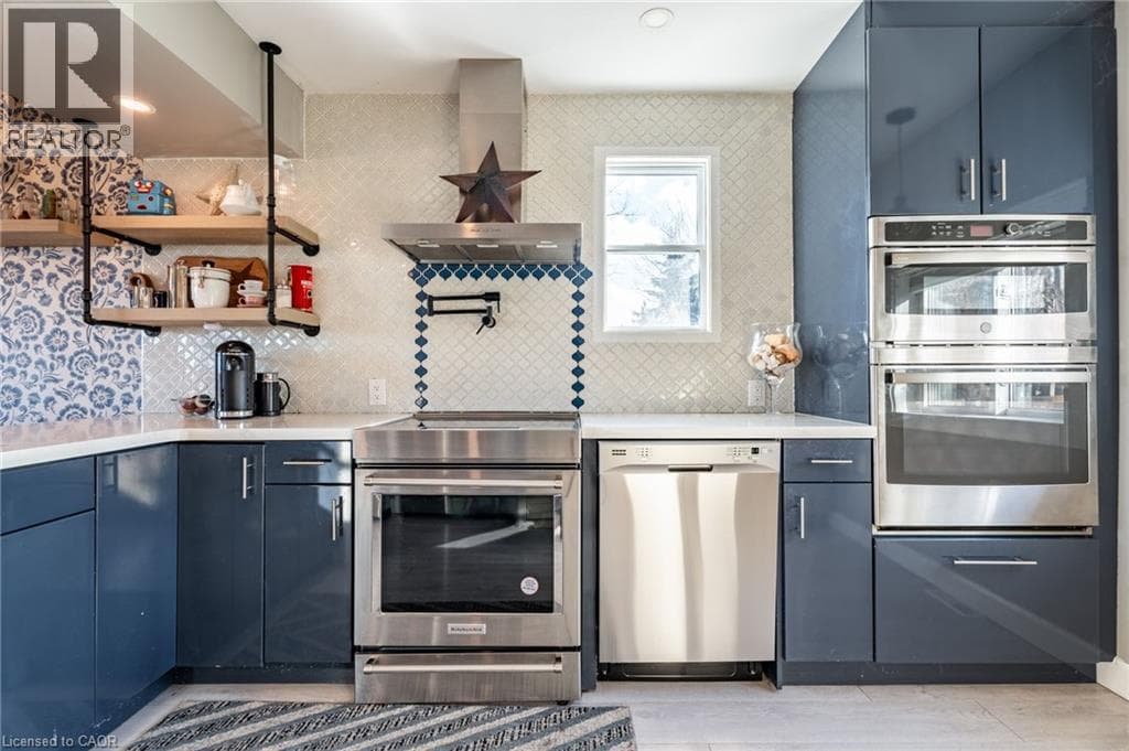 735 BEACH Boulevard — Hamilton, Ontario - Main photo