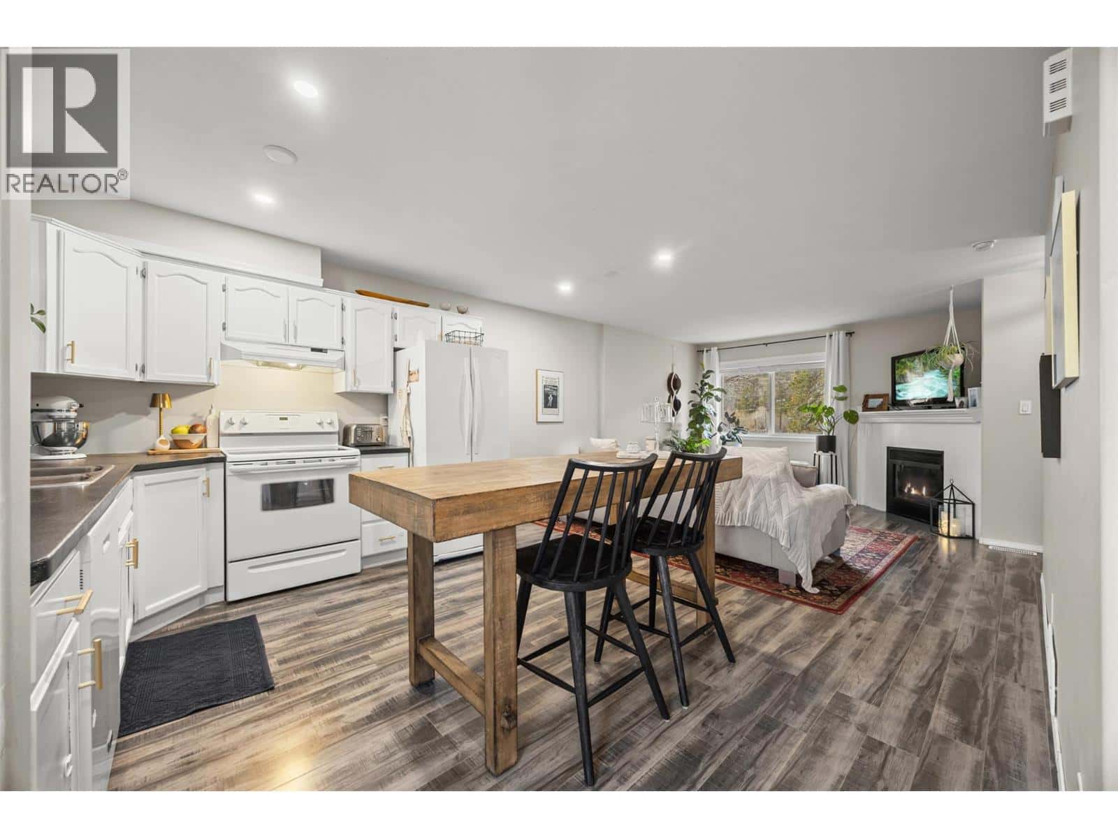 1032 Cedar Street Unit# 3 — Okanagan Falls, British Columbia - Photo 3 of 33